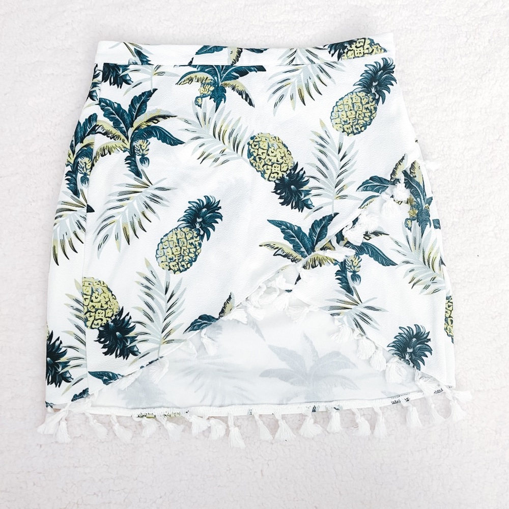 White and Green Pineapple with Leaves Mini Skirt